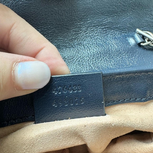 Gucci Green Marmont GG Quilted Crossbody Bag in green - Picture 8 of 11